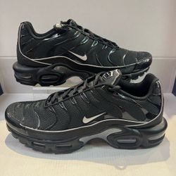 NIKE AIR MAX PLUS “BLACK REFLECTIVE”