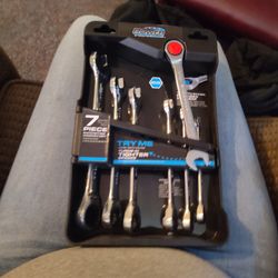 Power Torque Ratcheting Wrench Set