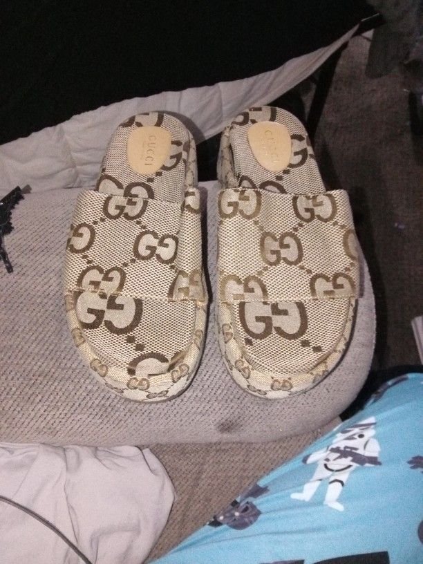 Women's Gucci Slide Sandal Authentic 