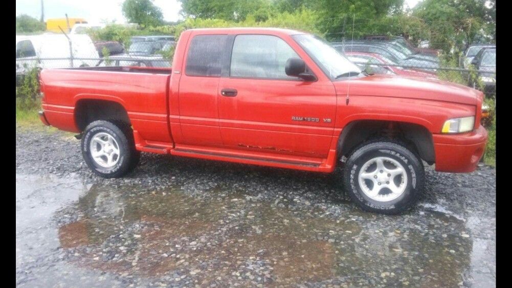 2001 Dodge Ram Sport 4x4 137k miles runs and Drives!!!