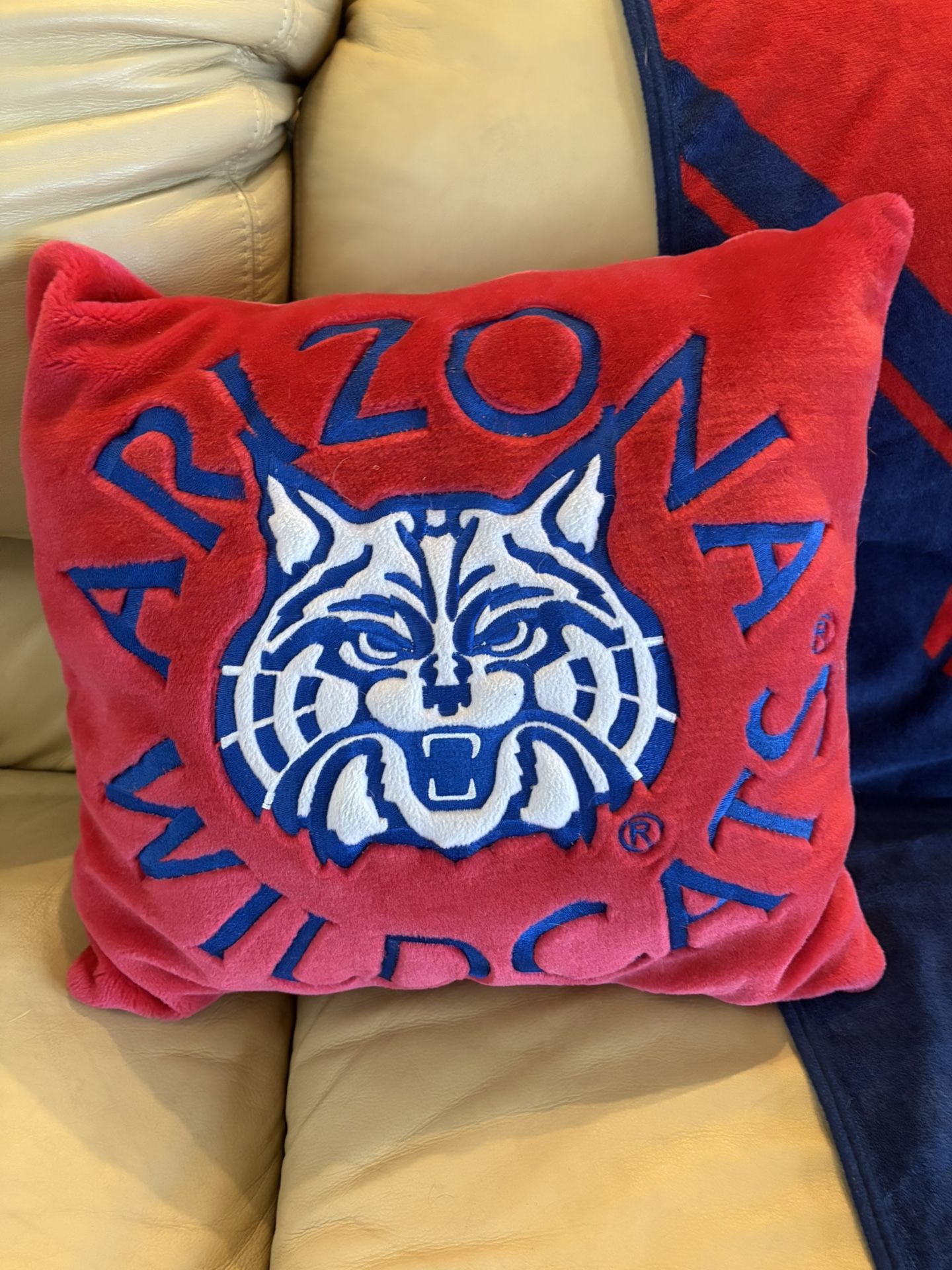 University Of Arizona Blanket, Pillow And Binder