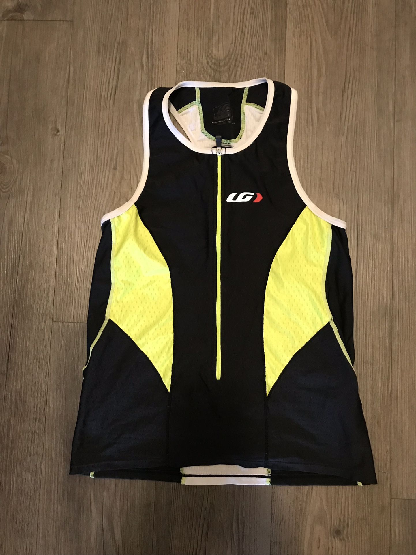 Women’s Louis Garneau Cycling / Running Jersey - Medium