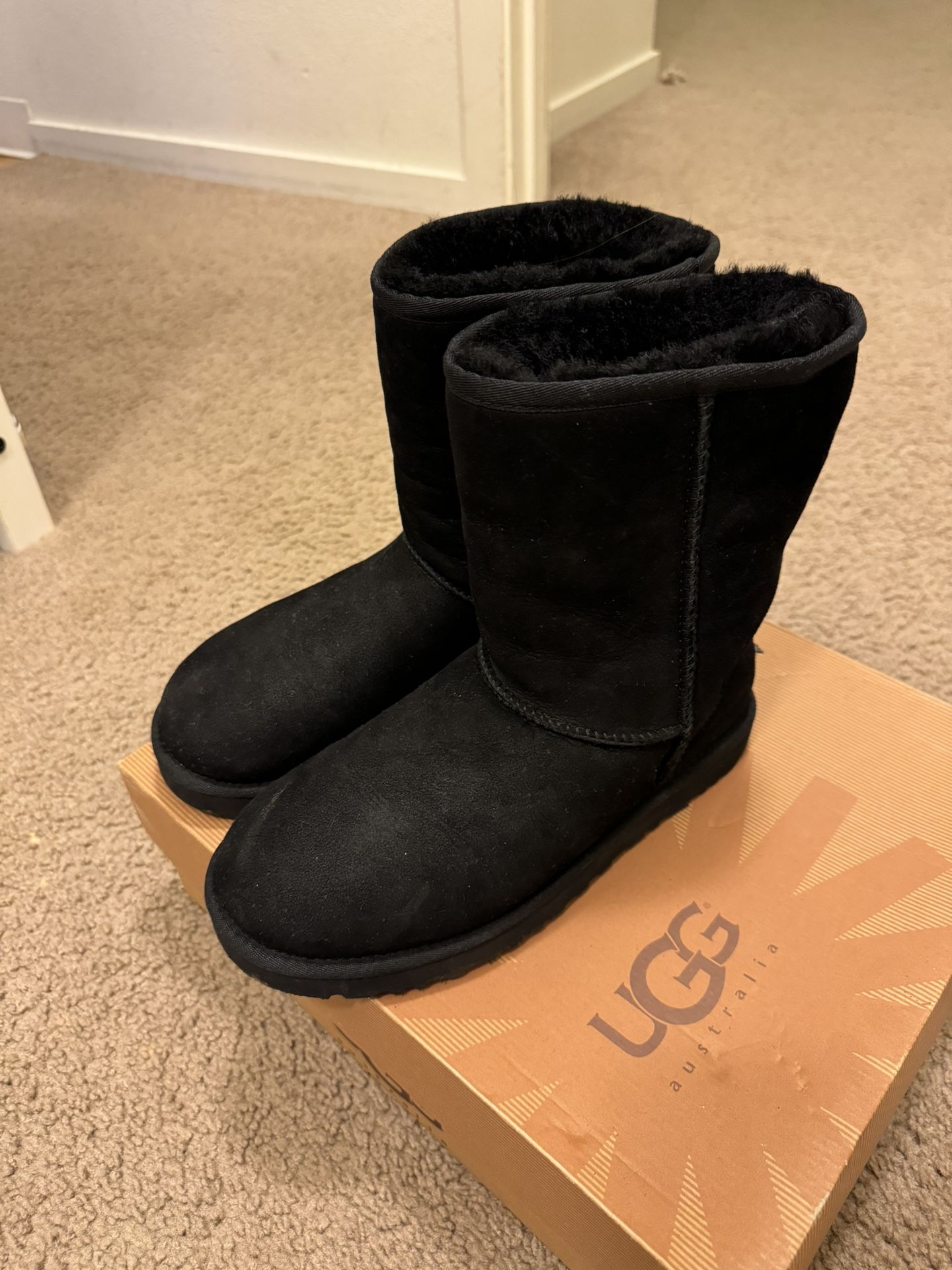 UGG classic short
