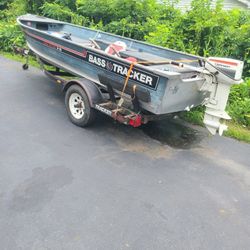 16 Ft Bass tracker.