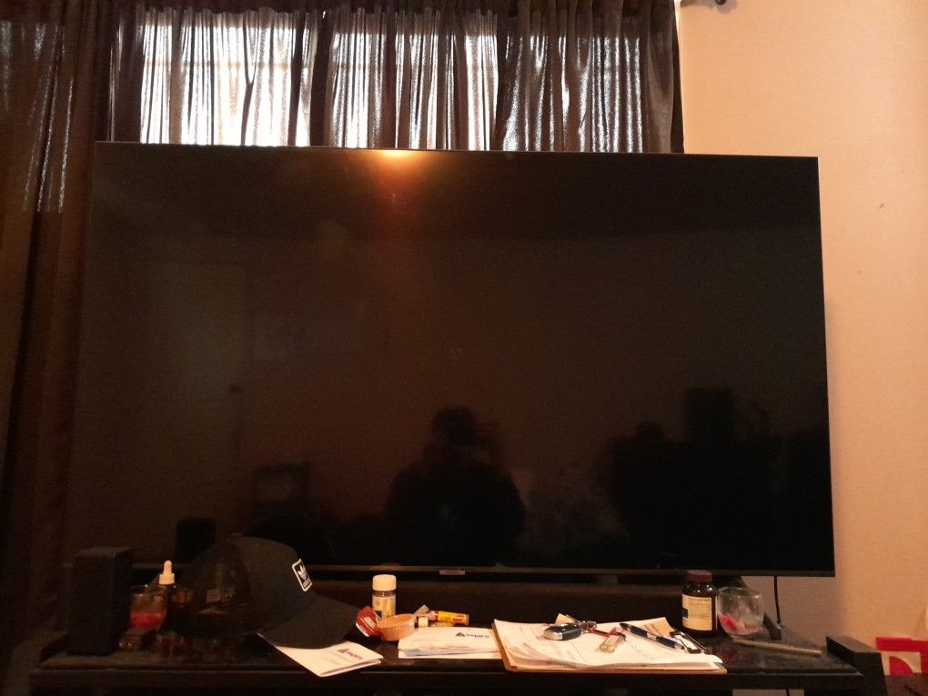 Samsung 65in smart TV 4k crystal uhd