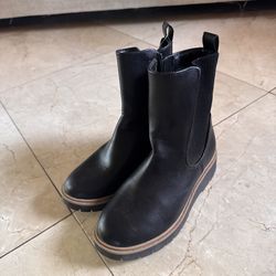 Target Art class girls Chelsea black boots