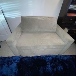 Havertys Pull Out Love Seat Sofa