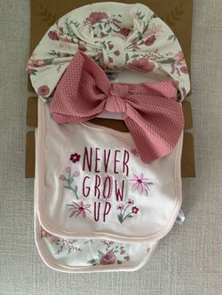 Cute Bow And Bib Sent For Infants In The Color, Pink And White