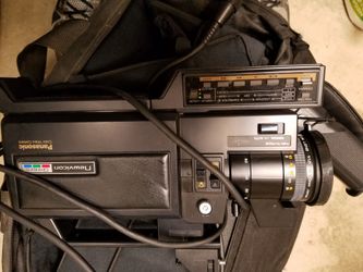 Panasonic Color video camera with manual and auto settings and carring bag.