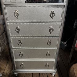 Silver Chest With Jewelry Holder And Mirror