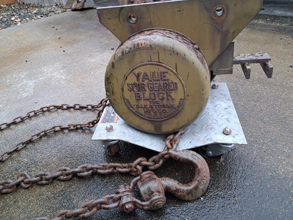 Yale Spured Gear Blocked Hoist