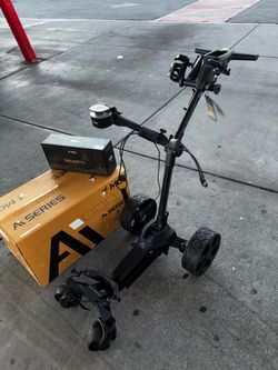 MGI Navigator Halo Electric Golf Trolley brand new never used inspection is ok before buying