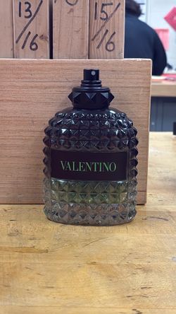 Valentino born in Roma green stravaganza