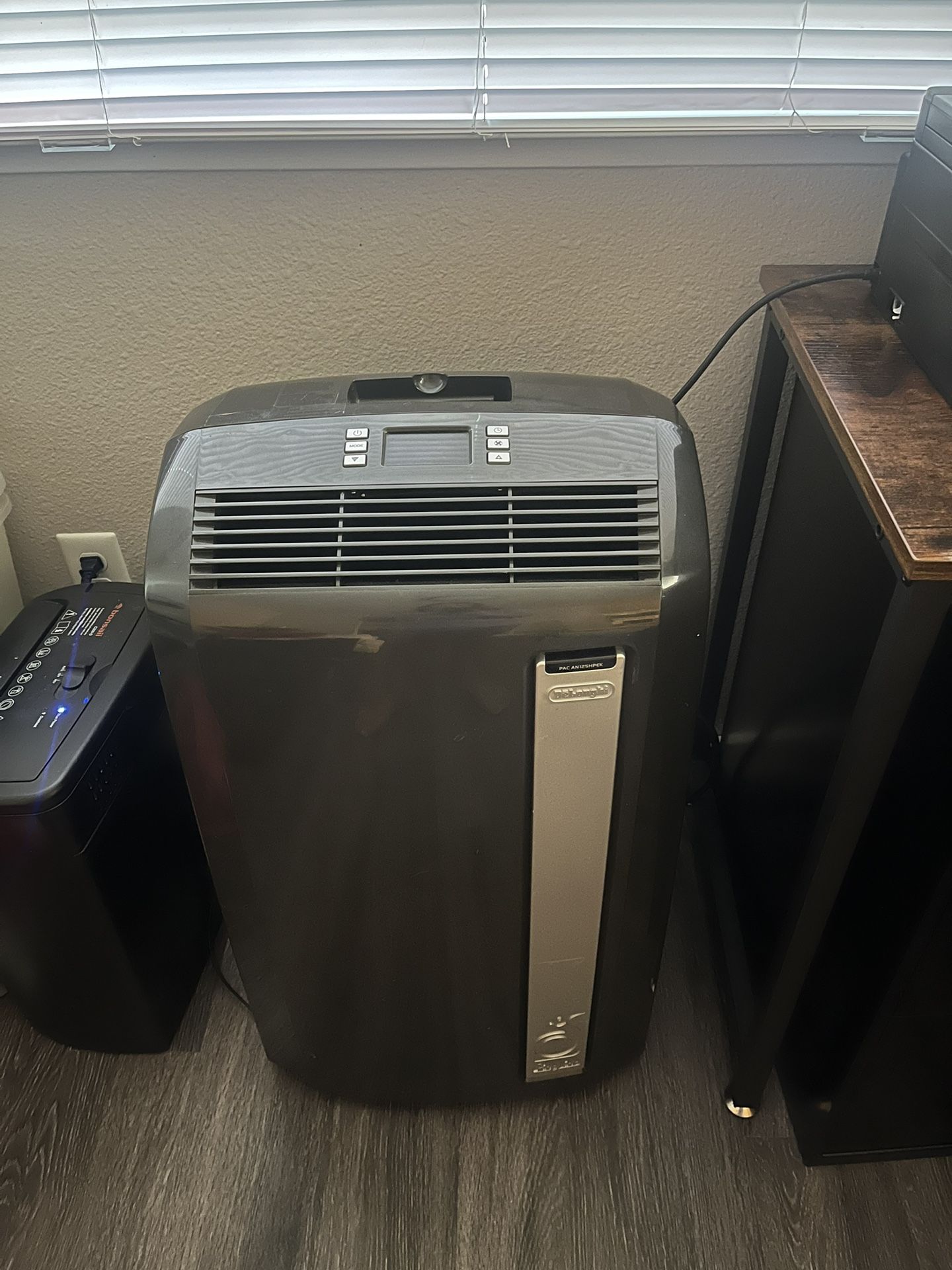 De'Longhi Pinguino Air Conditioner