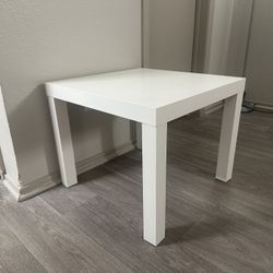 Side White Table