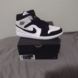 Air Jordan 1 Mid Diamond