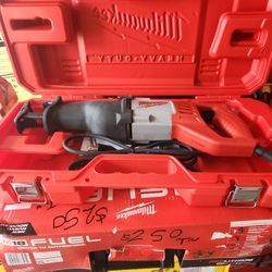 Milwaukee
12 Amp SAWZALL Reciprocating Saw with Case