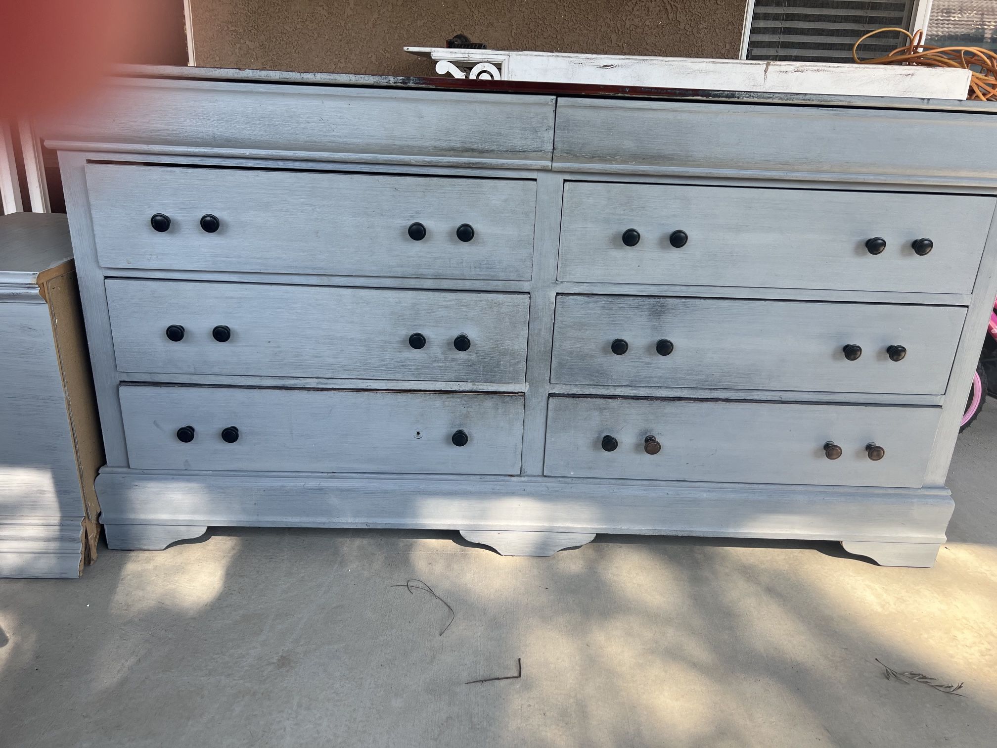 Dresser 