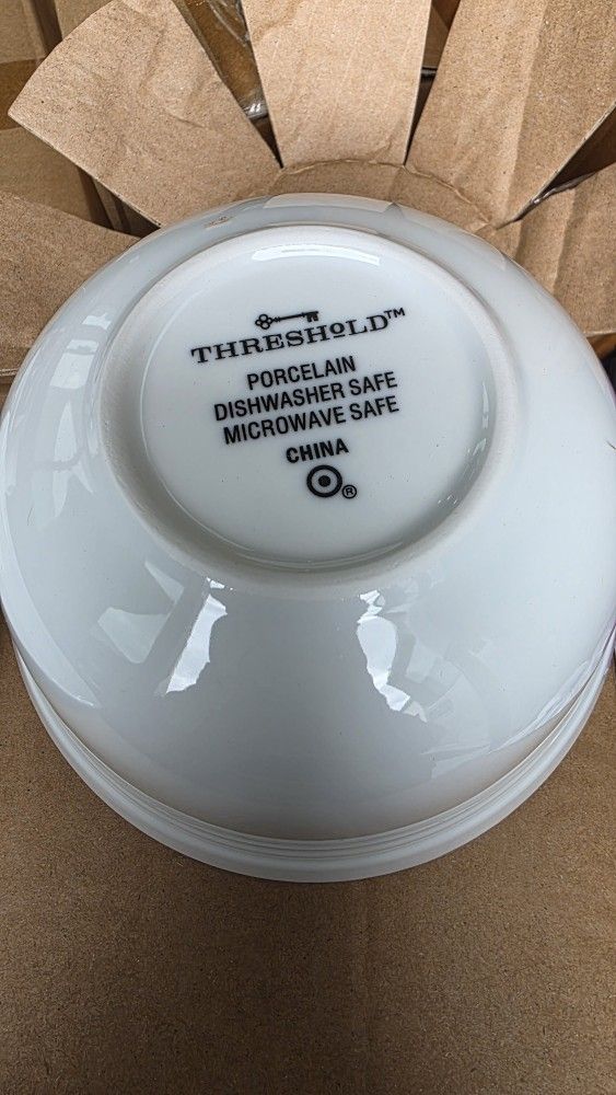Threshold 16pc Porcelain Dinnerware Set New Price Firm Corona92879