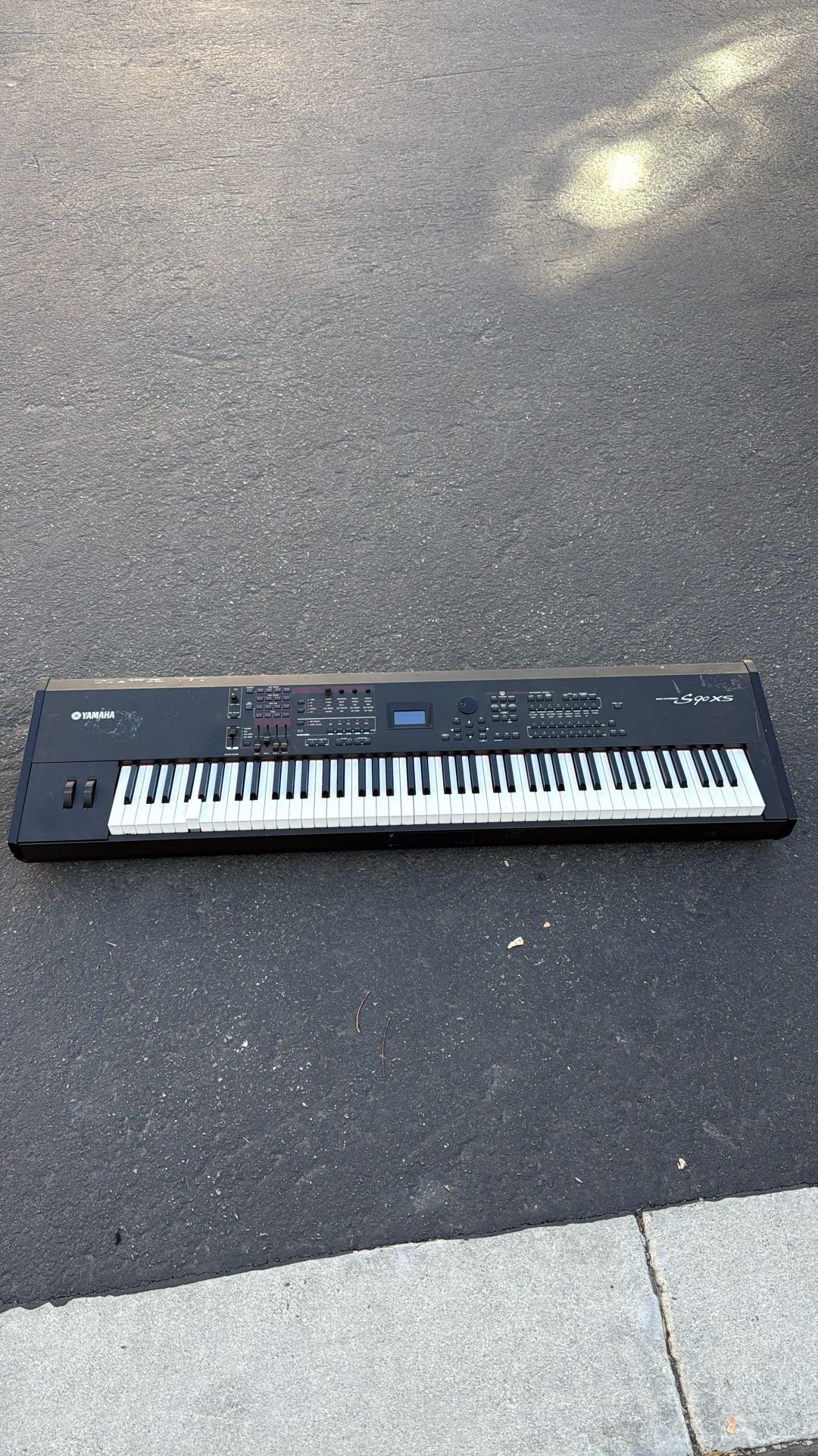 Yamaha S90 XS Synthesizer