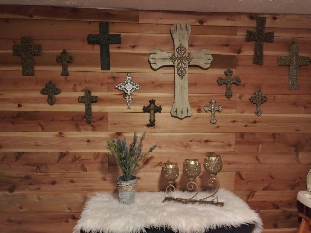 Wall crosses