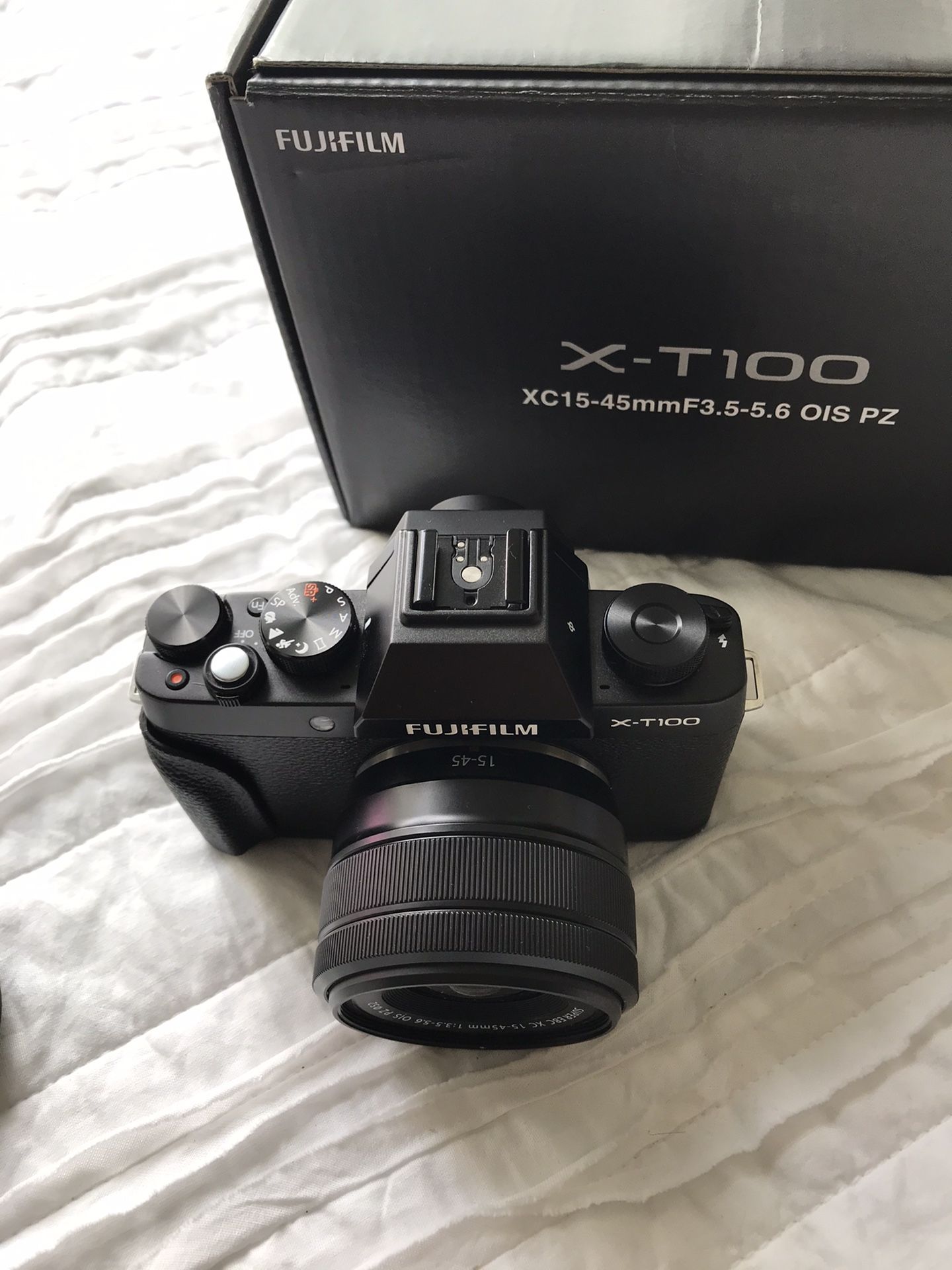 Fujifilm X-T100 Mirrorless Digital Camera w/XC15-45mmF3.5-5.6 OIS PZ Lens - Black