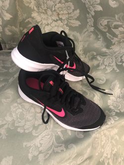 Girls nike shoes in black color .size 4 .new originally 58 asking $40 or best reasonable offer
