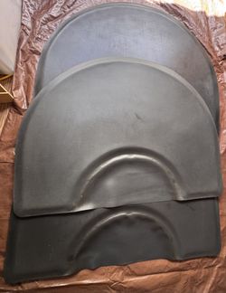 semi-circle anti-fatigue Professional Salon mat designed to reduce fatigue for professionals standing for extended periods.