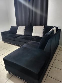 Black Sectional Sofa with Ottoman