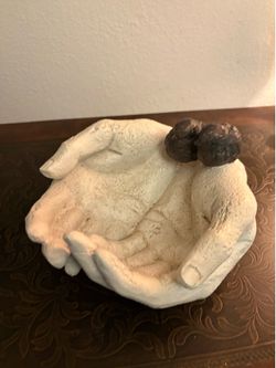 Open hands sculpture w/Birds Bird Seed Feeder