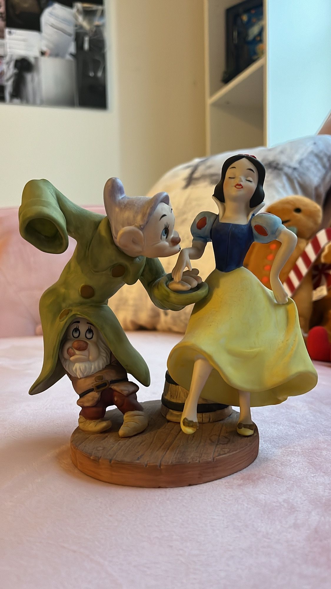 DISNEY MAGIC MEMORIES SNOW WHITE AND THE SEVEN DWARFS LIMITED EDITION