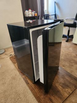 Mini refrigerator