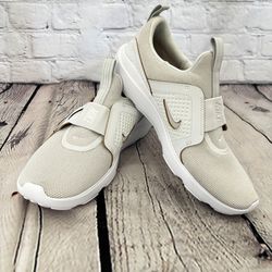 Nike woman's size 8