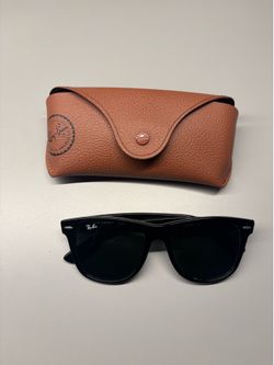 Wayfarer glasses