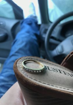 10k gold ring 8 daimonds one broke in half