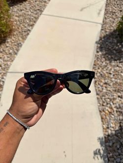 Meta sun glasses