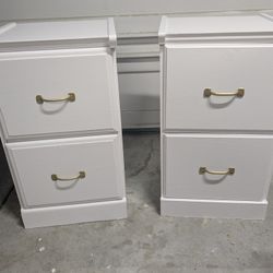 2 Filing Cabinets H28 L16 D17