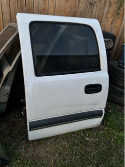 03-06 Chevy gmc crew cab rear door