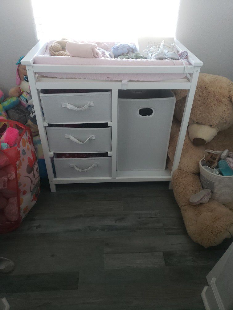 Baby Changing Table With Laundry