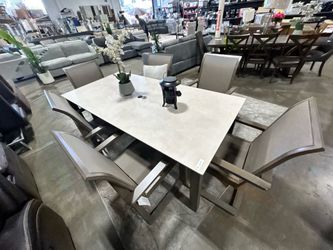 Costco Outdoor Dining set ( 6 chairs and table)