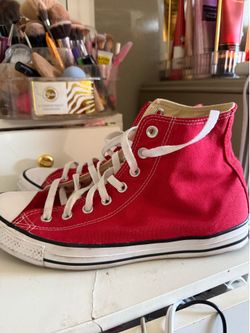 Men red converse