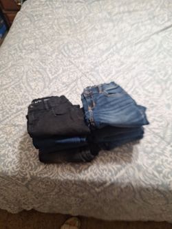 Bag Of Size 5 boys jeans in excellent condition for 12 dollars total price for 8 pair
