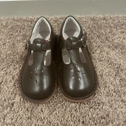 L’ Amour Girl Toddler Dress Shoes. Size 9