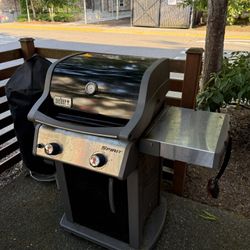 Weber Spirit II E-210 Gas Barbecue Grill - With Three Propane Tanks 