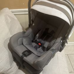  Nuna Pipa Car seat