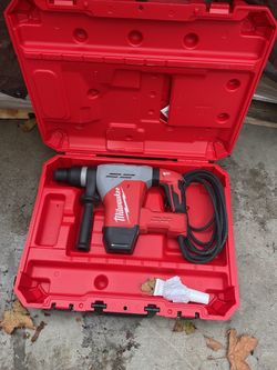Milwaukee Corded Rotary Hammer Drill with Case