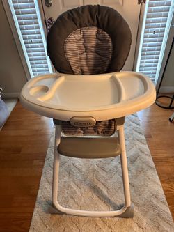 Gray/White High Chair