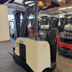 2019 Crown RC5530-30 Forklift 