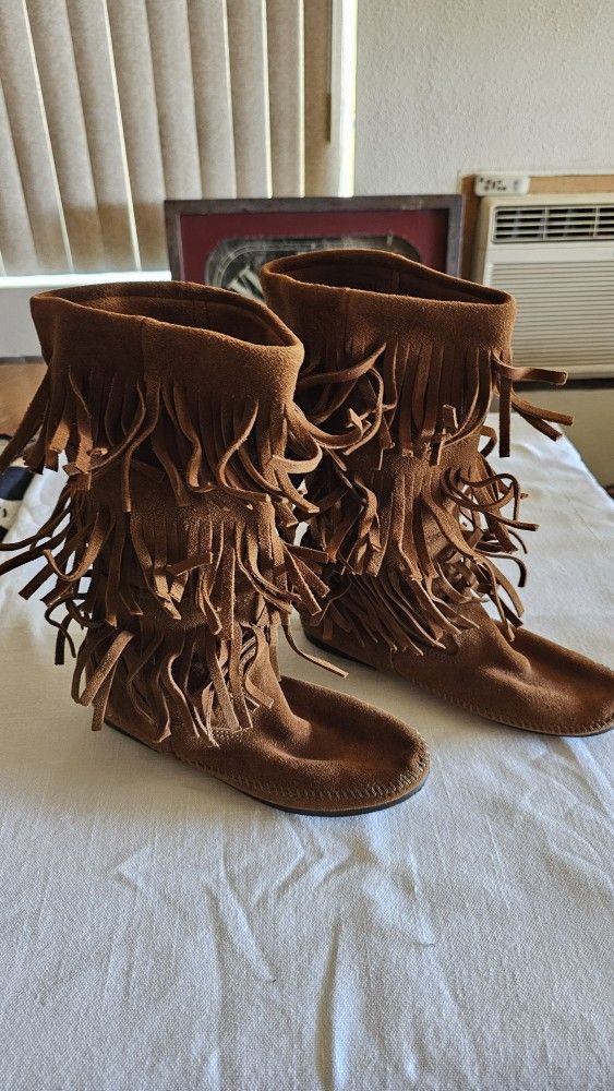 VINTAGE HIPPIE/INDIAN FRINGED BOOTS NEW SIZE 8