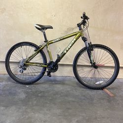 Trek mountain bike 3900 Small